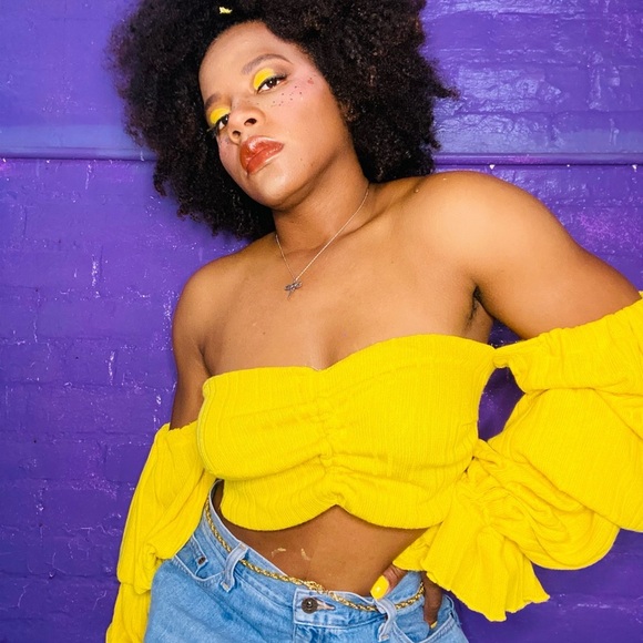 Yellow ribbed knit off the shoulder crop top - Picture 5 of 8